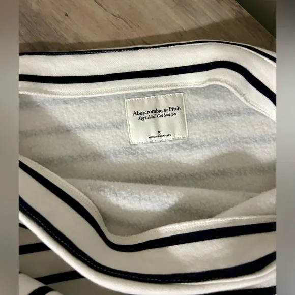 Abercrombie & Fitch Black and White Striped Soft Boatneck Top - Picture 2 of 3